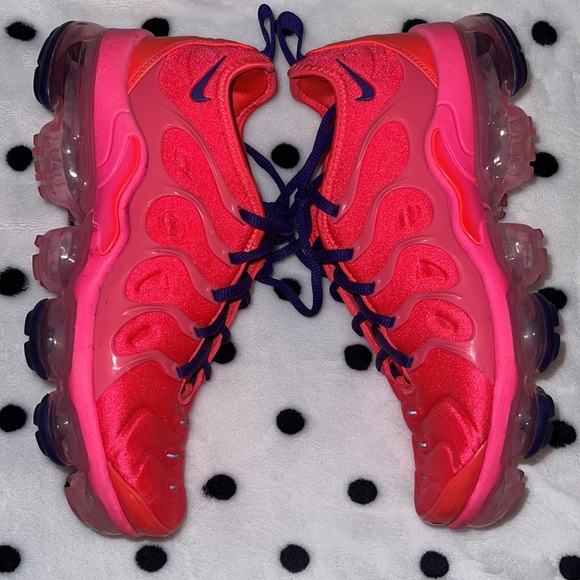 Hot Pink Nike Air Vapormax Plus - Picture 3 of 5